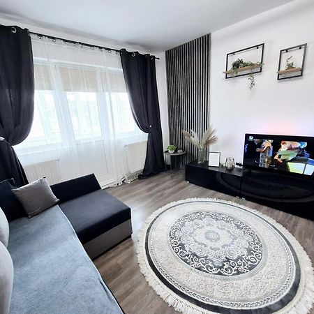 Christal Apartment Bacău Eksteriør billede