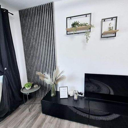 Christal Apartment Bacău Eksteriør billede